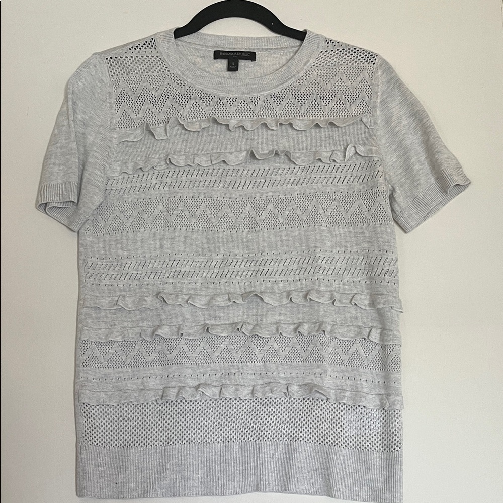 Banana Republic Light Gray Textured Short Sleeve Top